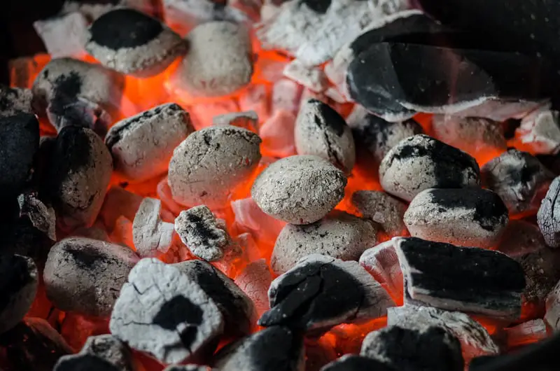 How To Start A Charcoal Grill With Without Lighter Fluid Sunshine Play